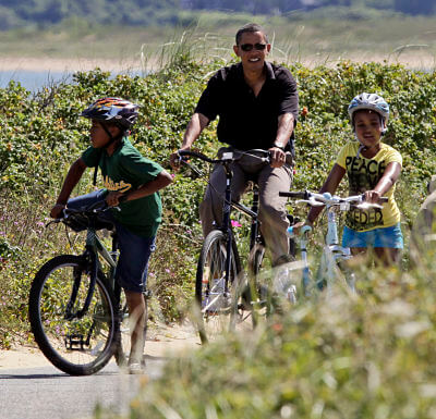 obama-bicycle-no-helmet obama bicycle no helmet